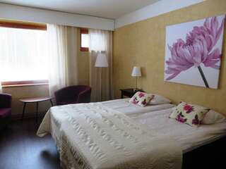 Отель Hotel Kalevala Кухмо Стандартный двухместный номер с 1 кроватью или 2 отдельными кроватями-1
